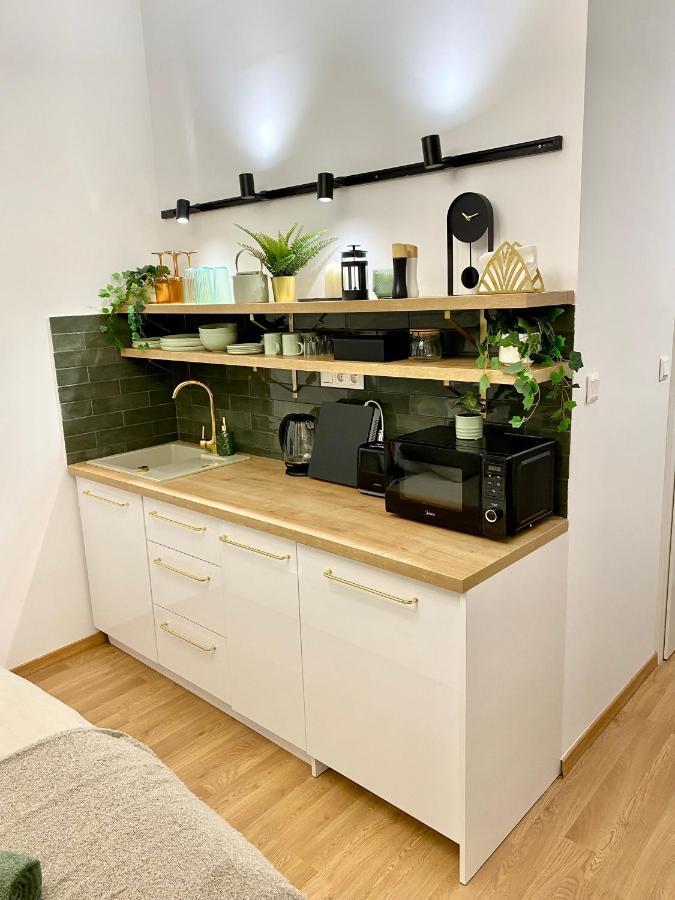 Brand New Design Studio Emerald - Old Town A/C Bratislava Exterior foto