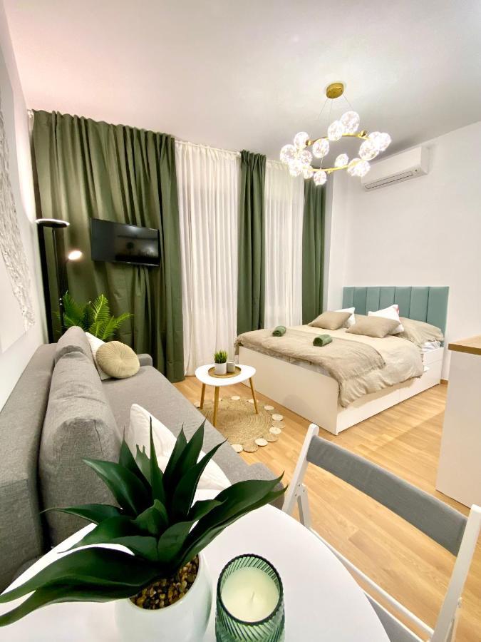 Brand New Design Studio Emerald - Old Town A/C Bratislava Exterior foto
