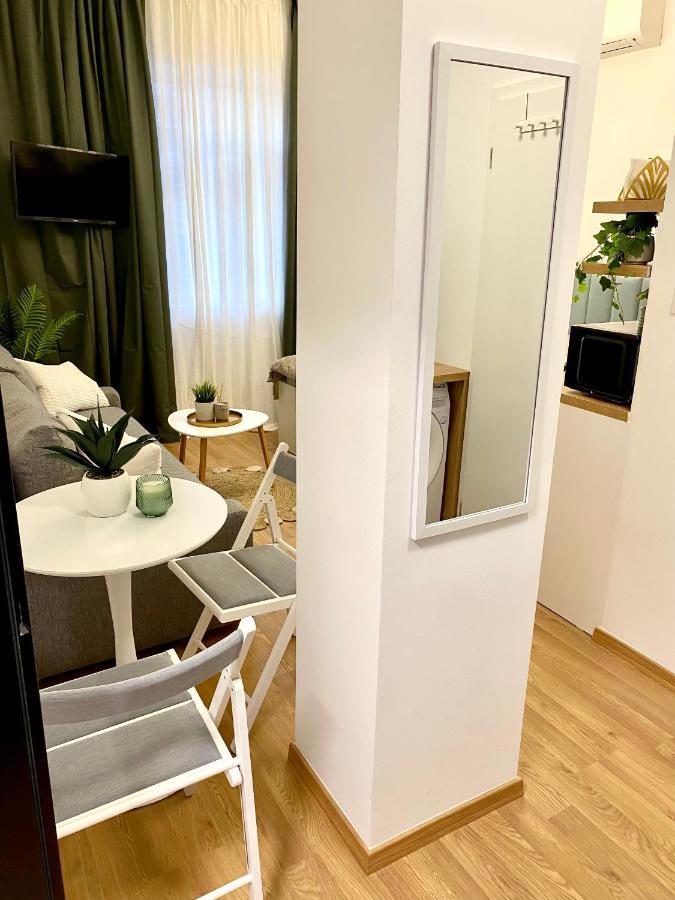 Brand New Design Studio Emerald - Old Town A/C Bratislava Exterior foto